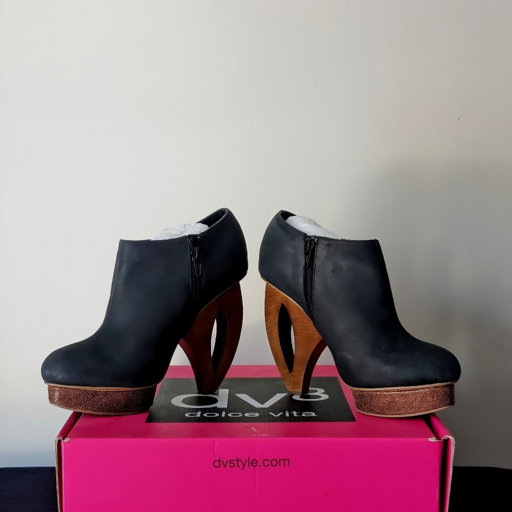 Dolce Vita Keena Unique 4.5" Heel Leather Ankle Boots With Zipper